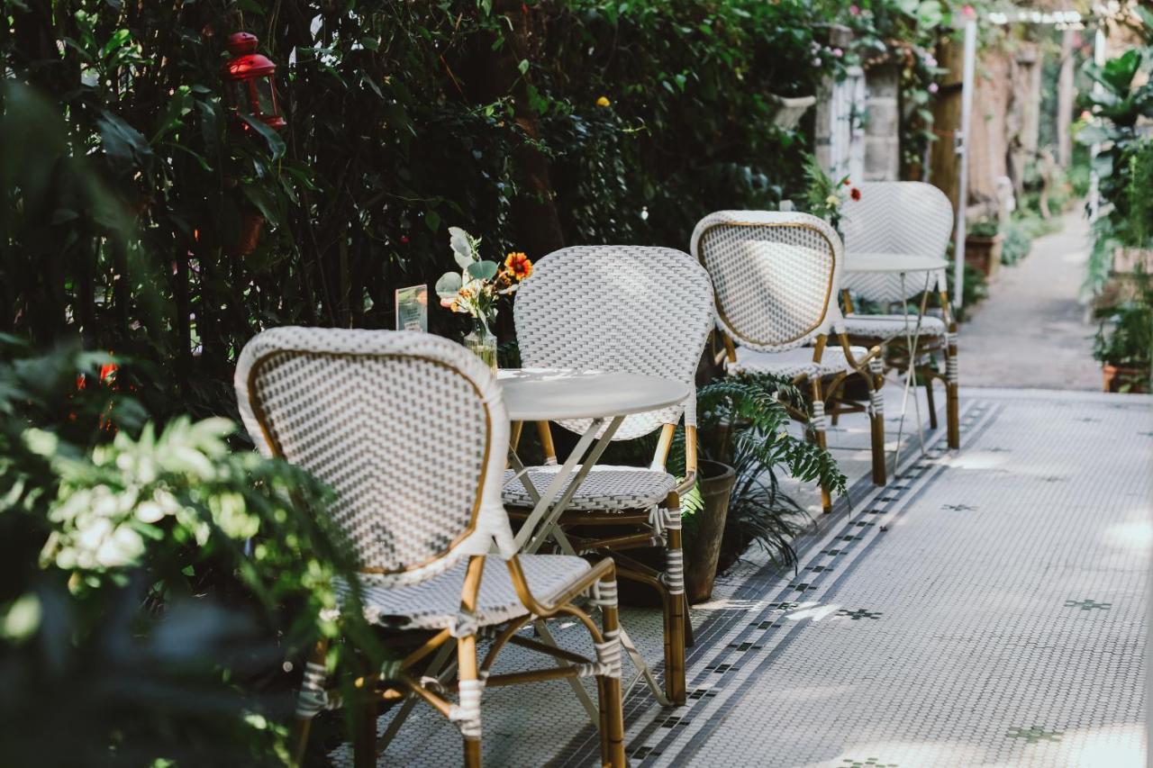Shenzhen No'6 Garden Villa --French Window With Garden View,Close To Sea World &Shekou Ferry Port &K11 Ecoast &Subway Nearby ,Offer Western Food And Coffee &English Speaking With Tour Services Eksteriør bilde