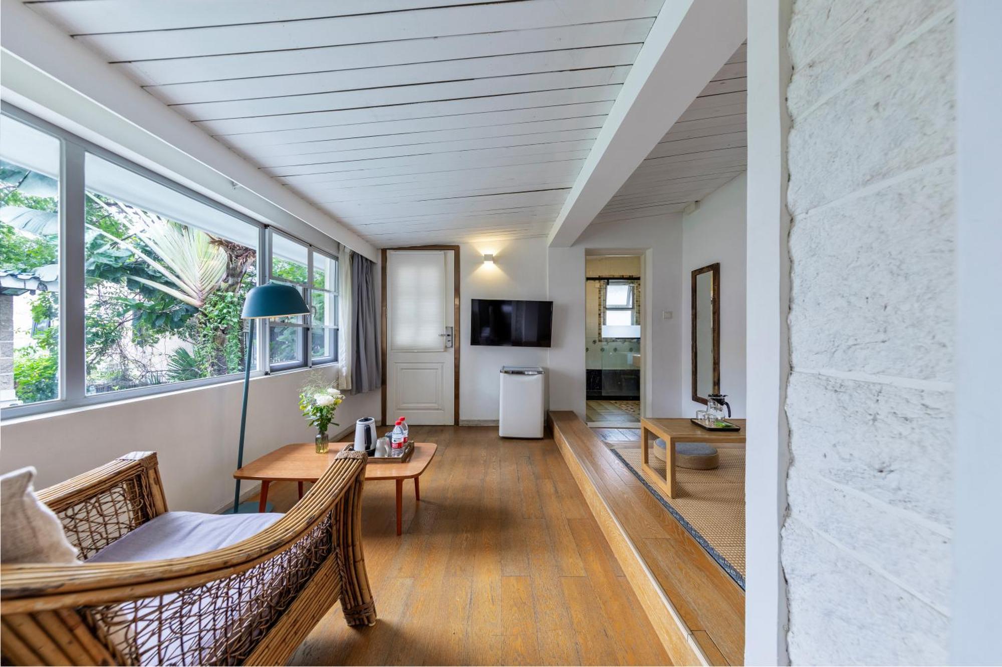 Shenzhen No'6 Garden Villa --French Window With Garden View,Close To Sea World &Shekou Ferry Port &K11 Ecoast &Subway Nearby ,Offer Western Food And Coffee &English Speaking With Tour Services Eksteriør bilde