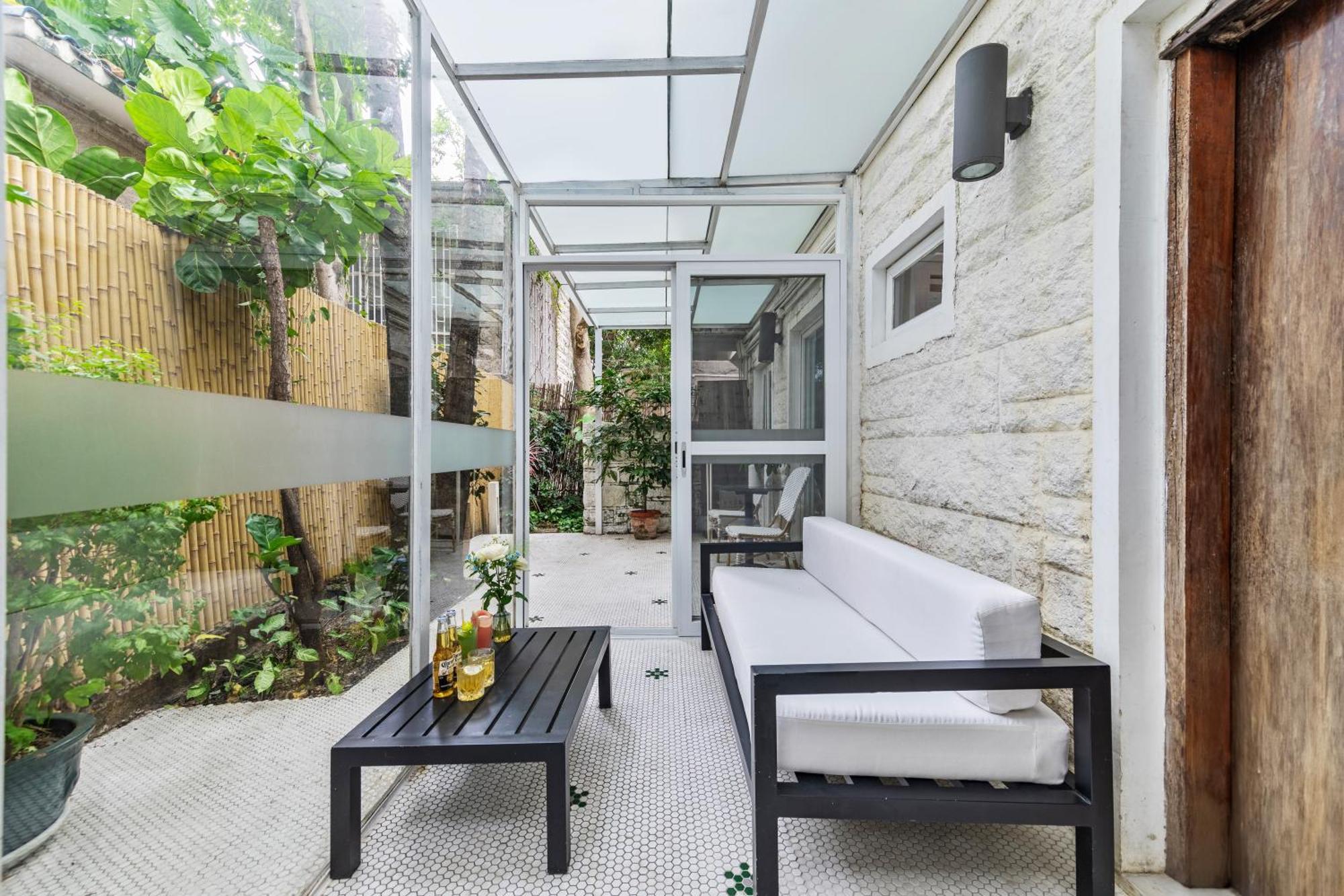 Shenzhen No'6 Garden Villa --French Window With Garden View,Close To Sea World &Shekou Ferry Port &K11 Ecoast &Subway Nearby ,Offer Western Food And Coffee &English Speaking With Tour Services Eksteriør bilde