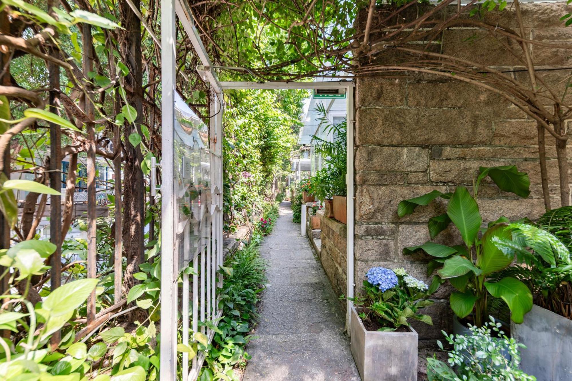 Shenzhen No'6 Garden Villa --French Window With Garden View,Close To Sea World &Shekou Ferry Port &K11 Ecoast &Subway Nearby ,Offer Western Food And Coffee &English Speaking With Tour Services Eksteriør bilde