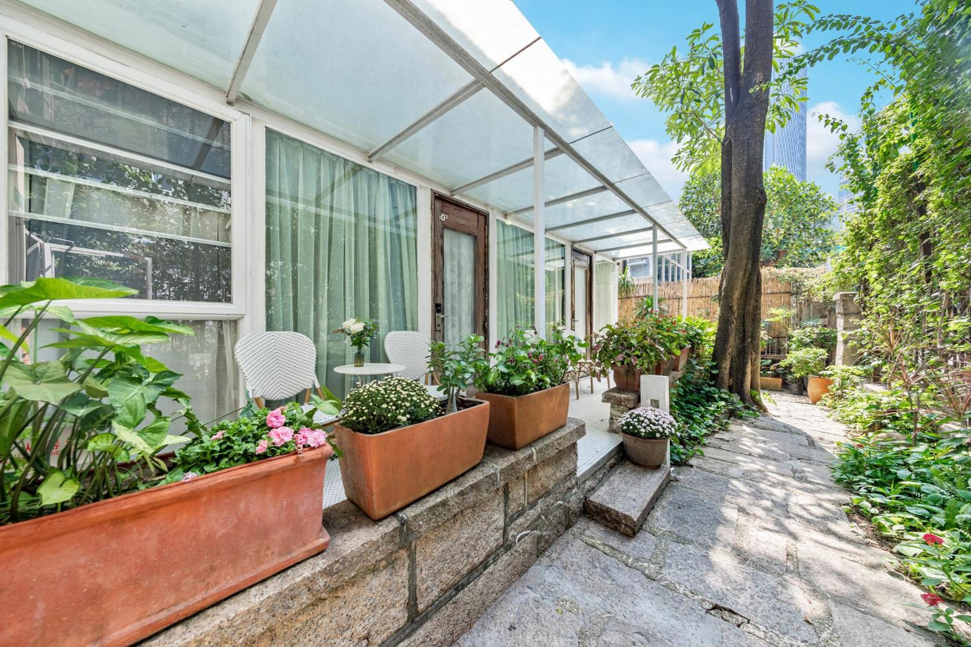 Shenzhen No'6 Garden Villa --French Window With Garden View,Close To Sea World &Shekou Ferry Port &K11 Ecoast &Subway Nearby ,Offer Western Food And Coffee &English Speaking With Tour Services Eksteriør bilde